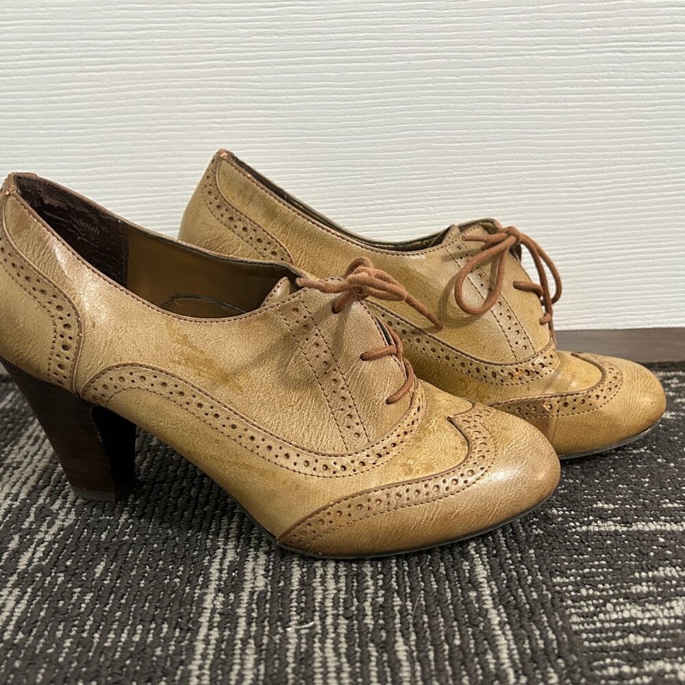 Beige oxford lace-up heels, vegan, 7